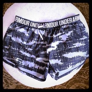 Under Armour Shorts Medium Black and Gray